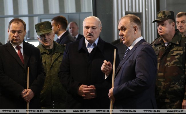 Лукашенко об отказе РФ предоставить полигоны для испытания белорусских ракет: Не надо перед россиянами становиться на колени