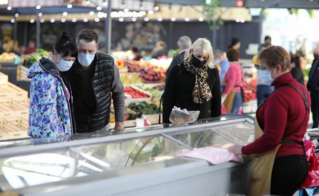 В РФ с 1 июня откроются непродовольственные магазинов и разрешатся прогулки по графику