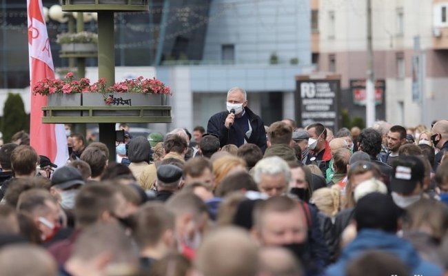 Статкевич анонсировал проведение «тапочных пикетов» во всех крупных городах Беларуси