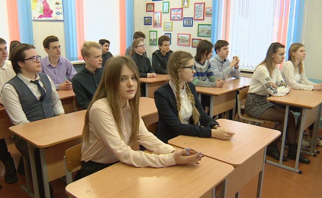 Заболевших COVID белорусских выпускников освободят от экзаменов