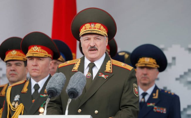 Лукашенко вместе с сыновьями поедет на парад в Москву