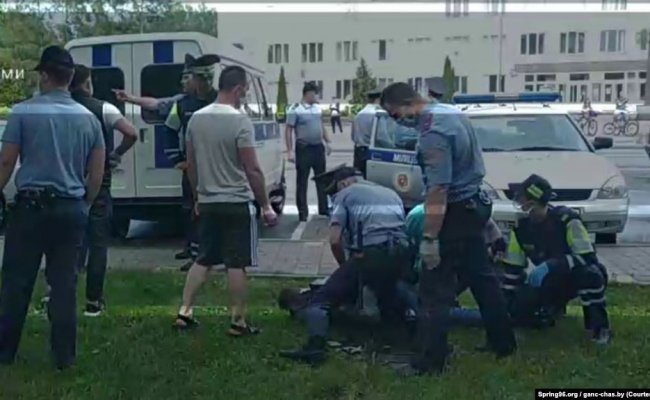 Главред «Ганцевичского часа» заявил, что журналистов издания избила милиция