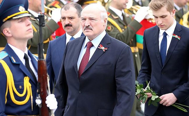 Лукашенко: Москва является столицей родины