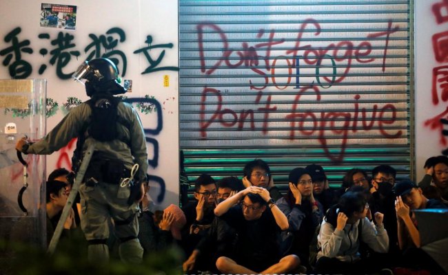Парламент Китая единогласно поддержал закон о национальной безопасности Гонконга