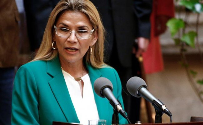 Временный президент Боливии Жанин Аньес заразилась COVID-19