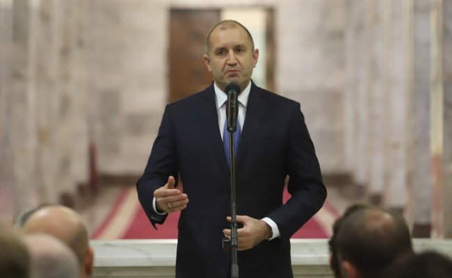 Президент Болгарии призвал к отставке правительства и главного прокурора страны