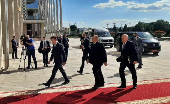 Лукашенко премьер-министру РФ: Беларусь от России никуда не собирается
