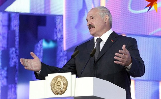 Лукашенко посоветовал жителям Беларуси отказаться от поездок за границу, чтобы избежать новой волны коронавируса