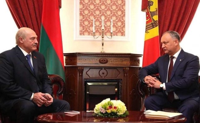 Додон пожелал Лукашенко успехов в реализации поставленных целей на благо Беларуси