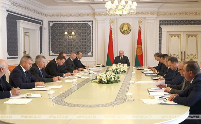 Лукашенко провёл совещание по вопросам пищевой промышленности, о выборах и протестах умолчал