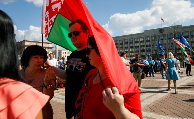 В Варшаве проходит акция в поддержку Лукашенко