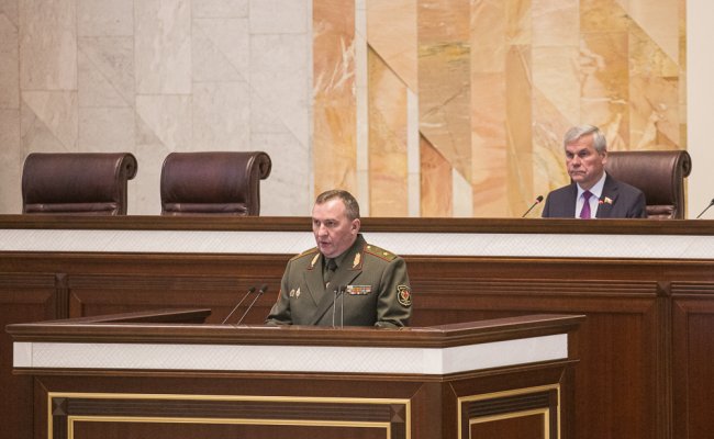 Хренин распорядился привести некоторые воинские части в высшую степень боевой готовности