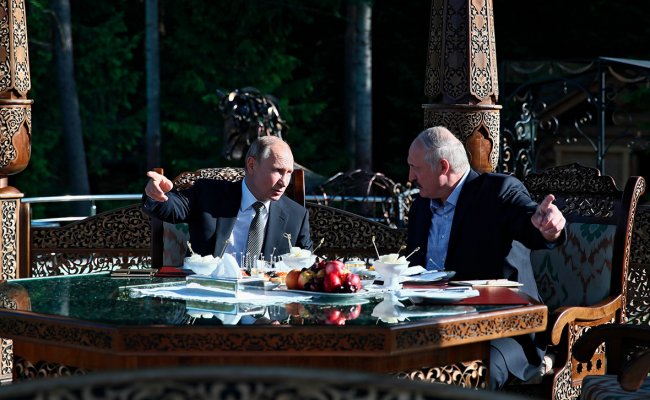 Лукашенко договорился с Путиным «оставить» Беларуси 1 млрд долларов долга