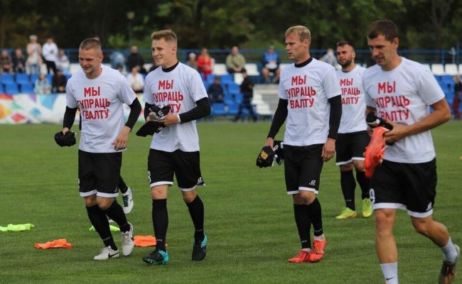 ФК «Крумкачы» оштрафовали за то, что они вышли на матч в футболках против насилия