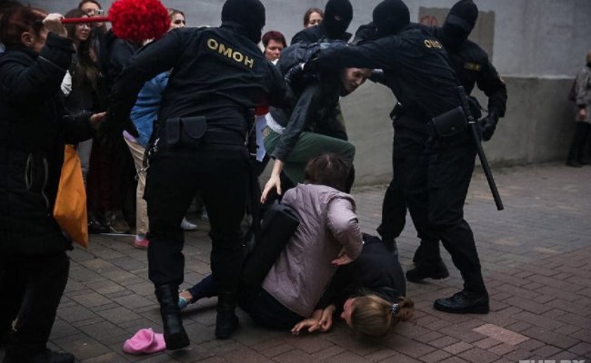 В Минске прошла акция солидарности с Колесниковой - задержаны более 20 человек