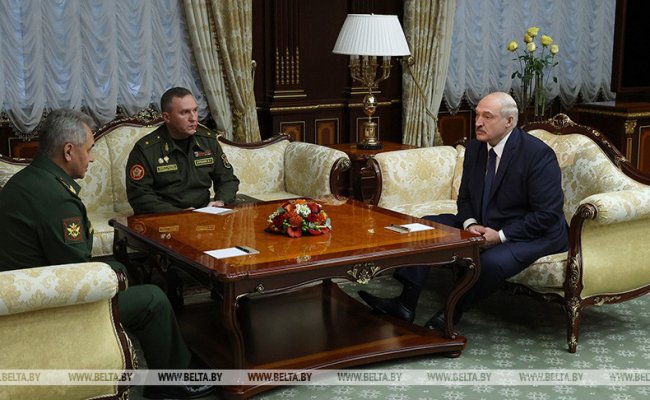 Лукашенко встретился с главой Минобороны РФ Шойгу и обсудил совместные военные учения