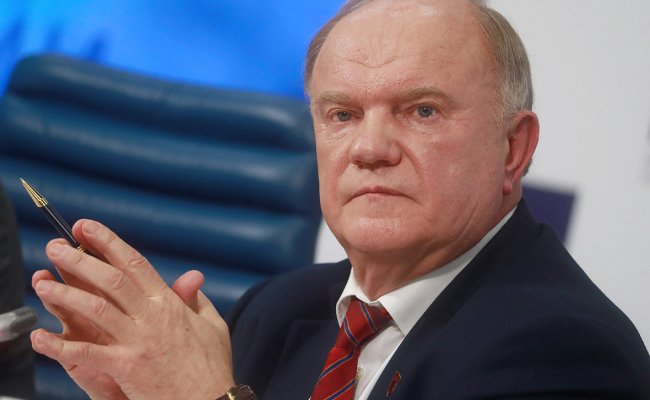Зюганов заявил о внешних и внутренних атаках на белорусский и русский народы
