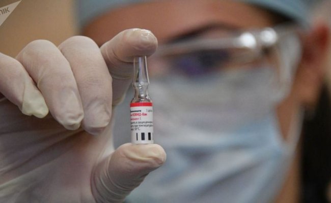 В Беларуси начали прививать добровольцев российской вакциной от COVID-19