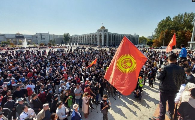 В Кыргызстане милиция разогнала оппозиционный митинг - пострадали около 20 человек