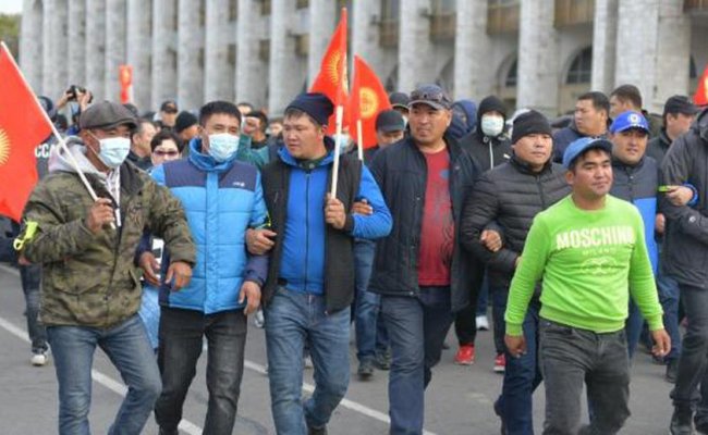 В Бишкеке установили комендантский час