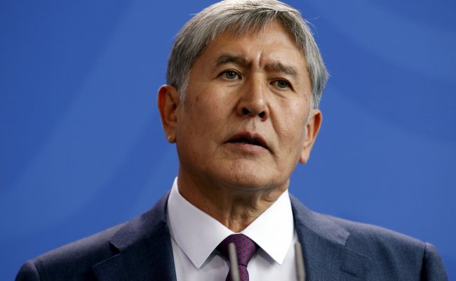 Экс-главу Кыргызстана Атамбаева, освобожденного оппозиционерами, вернули в СИЗО