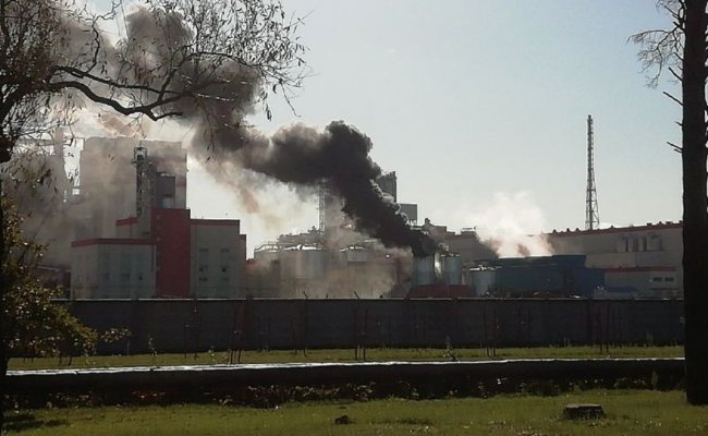 В Светлогорске загорелся резервуар на комбинате: погиб человек