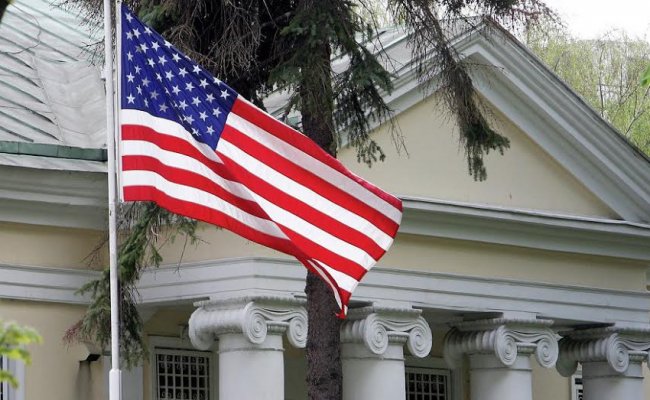 Посольство США в Беларуси порекомендовало «запастись едой»