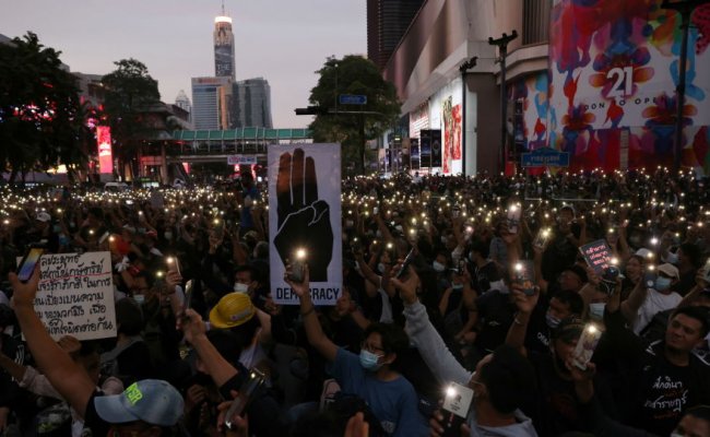 В Бангкоке протестующие вышли на акции после трехдневного перерыва