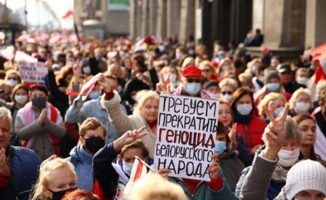 Латушко призвал протестующих уйти бастовать на предприятия