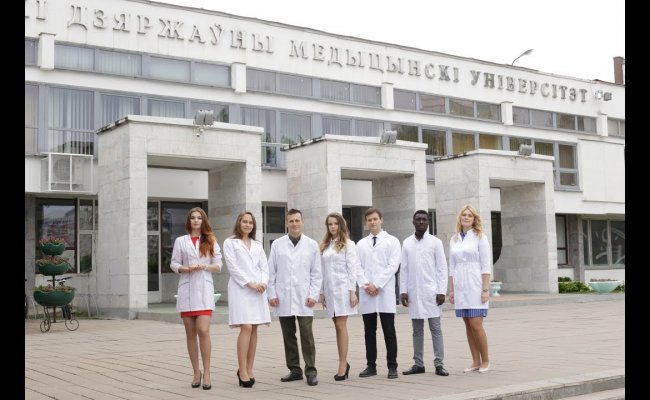 Киевский медиунивер заявил о готовности принять отчисленных белорусских студентов-медиков