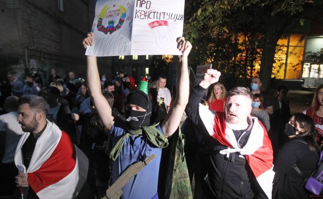 Правоохранители задержали более 100 человек