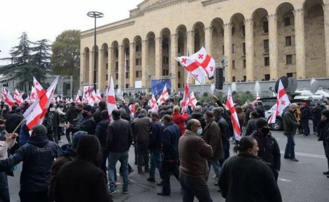 Протесты в Тбилиси: Оппозиция не согласна с результатами выборов