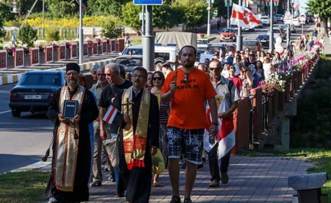 Католические епископы Беларуси призвали власти страны к «мирному разрешению проблем» с протестующими
