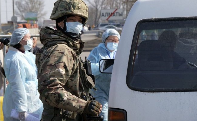 В Казахстане усилят карантинные меры на период новогодних праздников