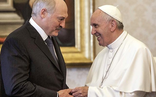 Лукашенко выразил надежду на личную встречу с Папой Римским