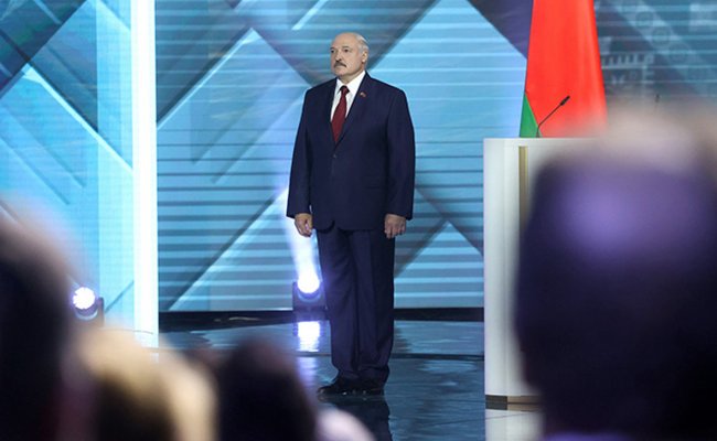 Лукашенко заявил, что покинет пост президента «после последнего омоновца»