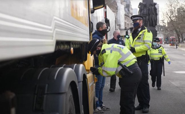 Краболовы вышли на протест в Лондоне
