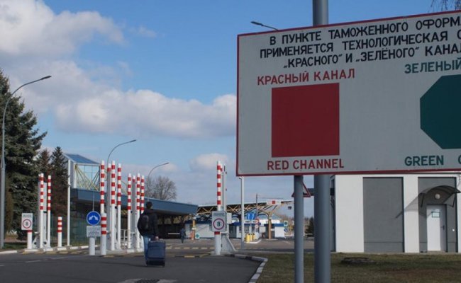 Жители Брестской области собирают подписи против введения сбора денег за пересечение границы на авто