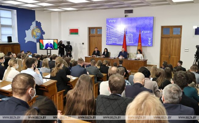 Лукашенко рассказал о готовящейся на депутатов провокации во время его инаугурации