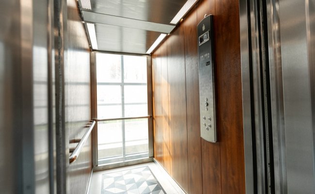 Белорусам пообещали массовую замену лифтов в многоэтажных домах