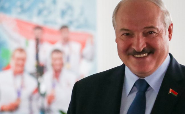 Экстремистский телеграм-канал Nexta Live подготовил фильм-расследование о «роскошной» жизни Лукашенко
