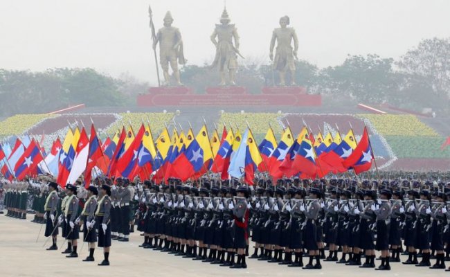 Замминистра обороны РФ посетил парад в Мьянме, во время которого были убиты более 60-ти протестующих