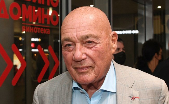 Прилет Познера в Тбилиси вызвал протесты оппозиции
