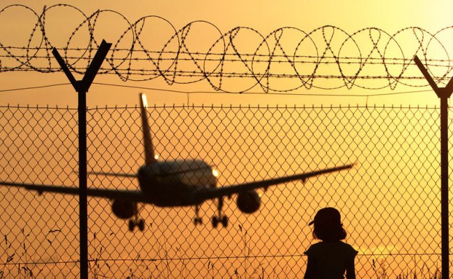 РФ приостановила авиасообщение с Турцией и Танзанией из-за сложной эпидситуации