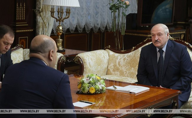 Лукашенко намерен встретиться с Путиным в апреле