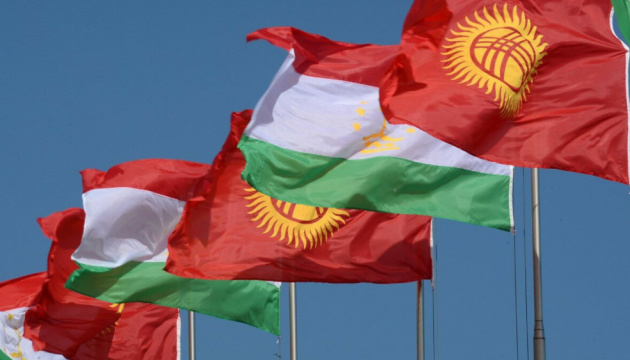 Кыргызстан и Таджикистан отводят войска из зоны вооруженного конфликта на границе