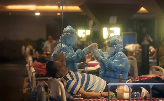 СМИ: Власти Индии игнорировали предупреждения об опасной мутации коронавируса