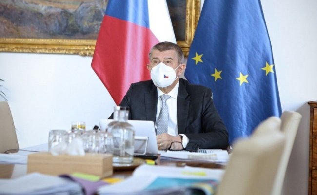 Премьер Чехии призвал страны ЕС высылать российских дипломатов