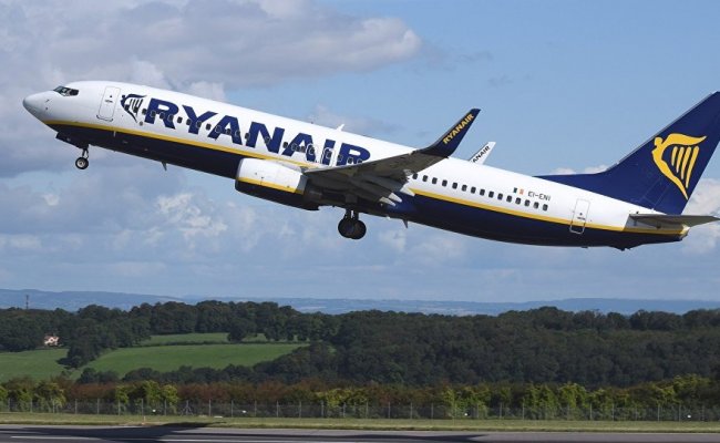 «Заминированный» самолет авиакомпании Ryanair экстренно сел в Минске