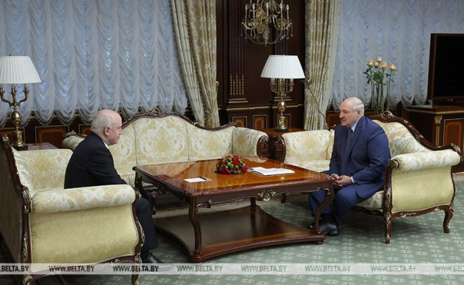 Лукашенко: В СНГ надо поставить более серьезные задачи